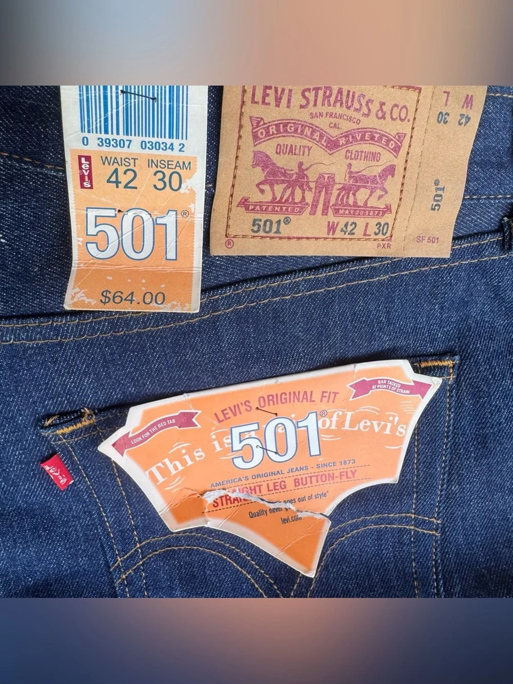 501 Levi’s Jeans New With Tags Men’s Size 42x30 Button Fly Straight Leg Denim